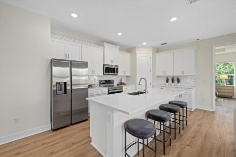 House in North Port, Florida 4 bedrooms, 184.88 sq.m. № 1837400 - photo 9