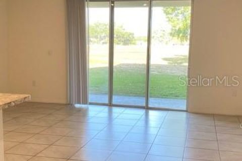 Townhouse in Davenport, Florida 3 bedrooms, 163.04 sq.m. № 1657448 - photo 4