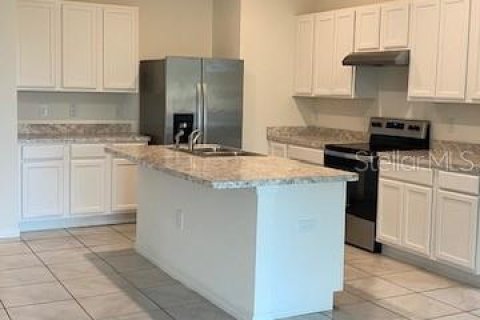 Townhouse in Davenport, Florida 3 bedrooms, 163.04 sq.m. № 1657448 - photo 3