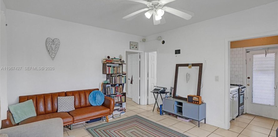 Condo à Miami Beach, Floride, 1 chambre  № 2028660