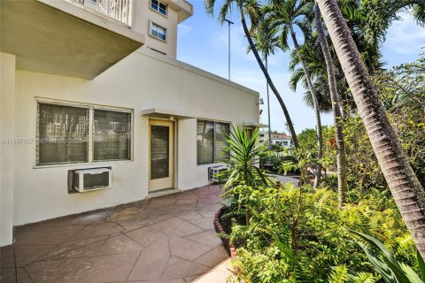 Copropriété à vendre à Miami Beach, Floride: 1 chambre, 45.15 m2 № 2028660 - photo 19