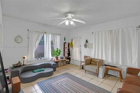 Copropriété à vendre à Miami Beach, Floride: 1 chambre, 45.15 m2 № 2028660 - photo 3