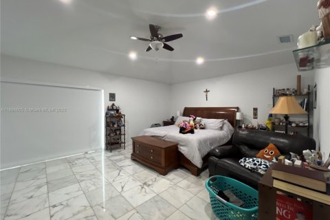 Casa en alquiler en Doral, Florida, 4 dormitorios, 280.38 m2 № 1947057 - foto 24