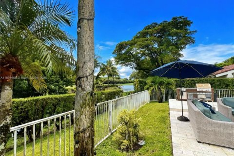 Casa en alquiler en Doral, Florida, 4 dormitorios, 280.38 m2 № 1947057 - foto 28