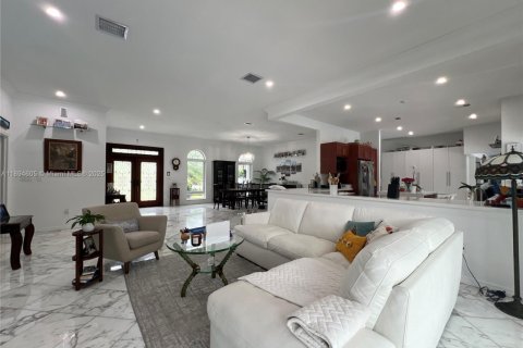 Casa en alquiler en Doral, Florida, 4 dormitorios, 280.38 m2 № 1947057 - foto 16