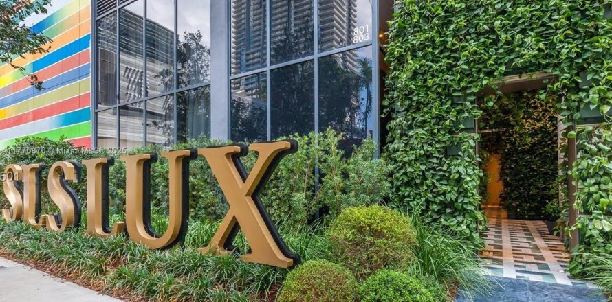 Кондоминиум с 1 спальней в Майами, Флорида № 2022887