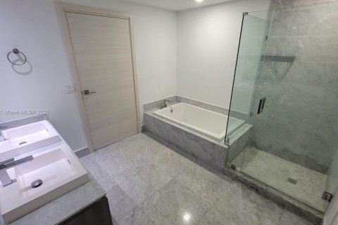 Купить кондоминиум в Майами, Флорида 1 спальня, 78.87м2, № 2022887 - фото 14