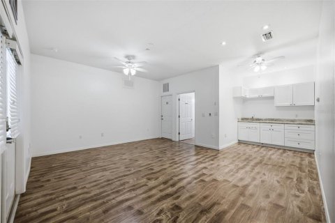 Propiedad comercial en alquiler en Tampa, Florida № 2107538 - foto 7
