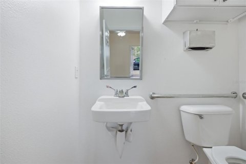 Propiedad comercial en alquiler en Tampa, Florida № 2107538 - foto 13