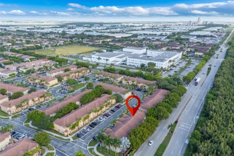 Condo in Doral, Florida, 4 bedrooms  № 1887850 - photo 29