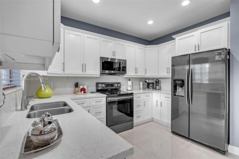 Condo in Doral, Florida, 4 bedrooms  № 1887850 - photo 8