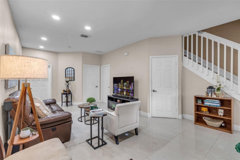 Condo in Doral, Florida, 4 bedrooms  № 1887850 - photo 5