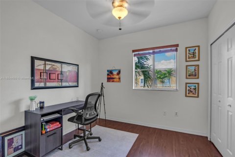 Condo in Doral, Florida, 4 bedrooms  № 1887850 - photo 16