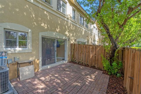 Condo in Doral, Florida, 4 bedrooms  № 1887850 - photo 26