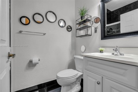 Condo in Doral, Florida, 4 bedrooms  № 1887850 - photo 20