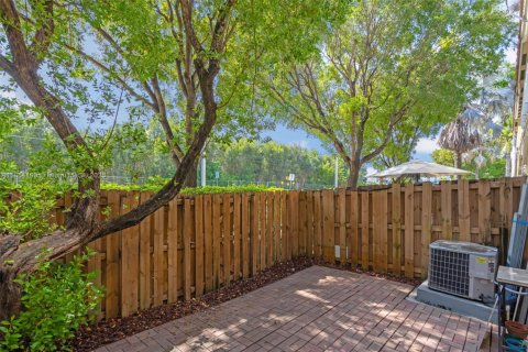 Condo in Doral, Florida, 4 bedrooms  № 1887850 - photo 25