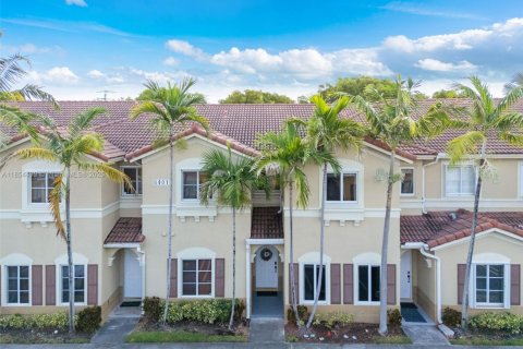 Condo in Doral, Florida, 4 bedrooms  № 1887850 - photo 1