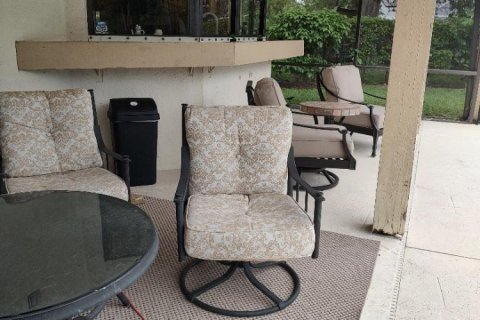 House in Wellington, Florida 4 bedrooms, 203.27 sq.m. № 1154426 - photo 1