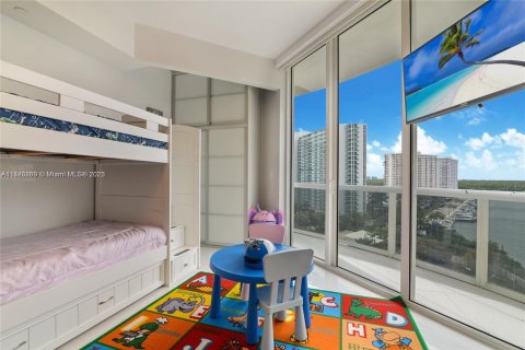 Copropriété à louer à Sunny Isles Beach, Floride: 3 chambres, 237.64 m2 № 1981651 - photo 19