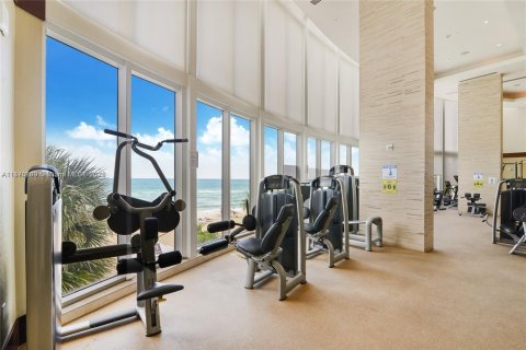 Copropriété à louer à Sunny Isles Beach, Floride: 3 chambres, 237.64 m2 № 1981651 - photo 5