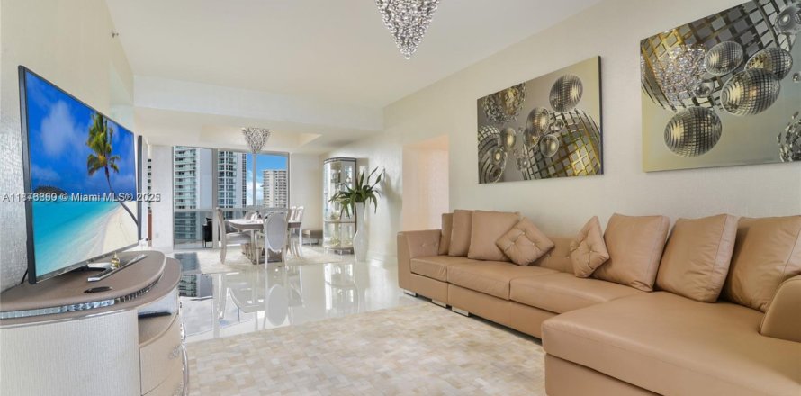 Condo à Sunny Isles Beach, Floride, 3 chambres № 1981651