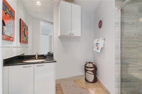 Copropriété à louer à Sunny Isles Beach, Floride: 3 chambres, 237.64 m2 № 1981651 - photo 21