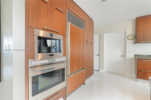 Copropriété à louer à Sunny Isles Beach, Floride: 3 chambres, 237.64 m2 № 1981651 - photo 14