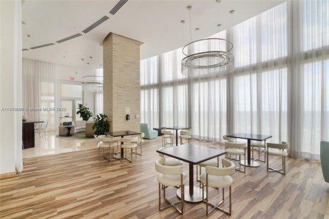Copropriété à louer à Sunny Isles Beach, Floride: 3 chambres, 237.64 m2 № 1981651 - photo 4