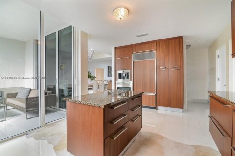 Copropriété à louer à Sunny Isles Beach, Floride: 3 chambres, 237.64 m2 № 1981651 - photo 12