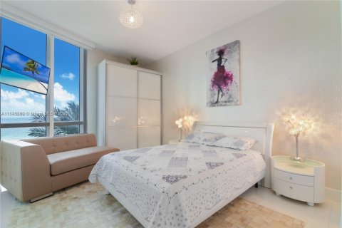 Copropriété à louer à Sunny Isles Beach, Floride: 3 chambres, 237.64 m2 № 1981651 - photo 17