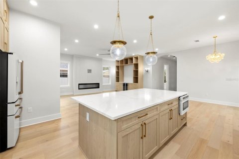 Casa en venta en Saint Petersburg, Florida, 4 dormitorios, 267 m2 № 1824503 - foto 27