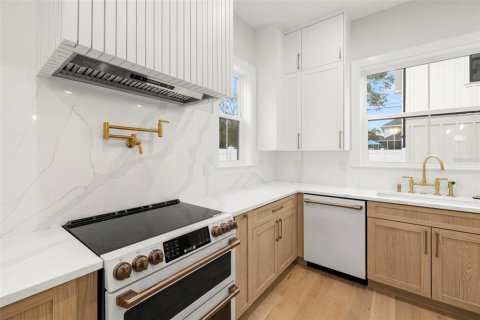Casa en venta en Saint Petersburg, Florida, 4 dormitorios, 267 m2 № 1824503 - foto 23