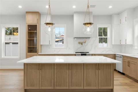 Casa en venta en Saint Petersburg, Florida, 4 dormitorios, 267 m2 № 1824503 - foto 25