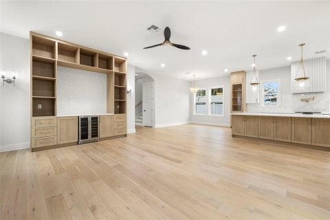 Casa en venta en Saint Petersburg, Florida, 4 dormitorios, 267 m2 № 1824503 - foto 29