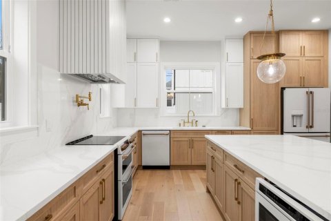 Casa en venta en Saint Petersburg, Florida, 4 dormitorios, 267 m2 № 1824503 - foto 24