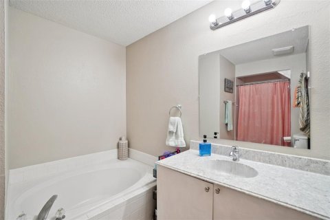 Touwnhouse à louer à Palm Harbor, Floride: 2 chambres, 133.31 m2 № 2157304 - photo 28