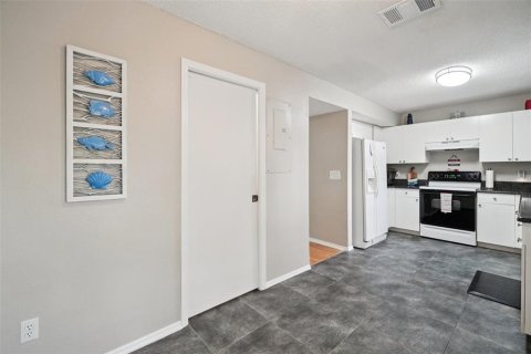Touwnhouse à louer à Palm Harbor, Floride: 2 chambres, 133.31 m2 № 2157304 - photo 15