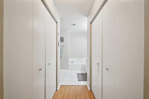 Touwnhouse à louer à Palm Harbor, Floride: 2 chambres, 133.31 m2 № 2157304 - photo 27