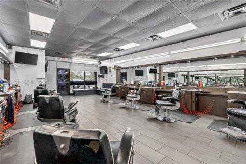 Immobilier commercial à vendre à Kendall, Floride № 2089860 - photo 8