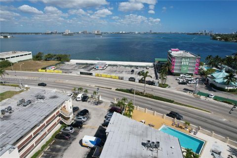 Купить кондоминиум в Норт-Бей-Виллидж, Флорида 1 спальня, 64.57м2, № 1980392 - фото 6