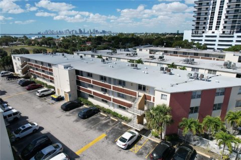 Купить кондоминиум в Норт-Бей-Виллидж, Флорида 1 спальня, 64.57м2, № 1980392 - фото 16