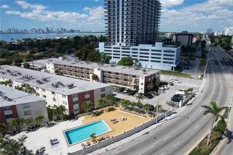 Купить кондоминиум в Норт-Бей-Виллидж, Флорида 1 спальня, 64.57м2, № 1980392 - фото 2