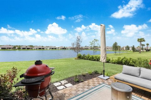 House in St. Lucie, Florida 4 bedrooms, 160.16 sq.m. № 2247591 - photo 11