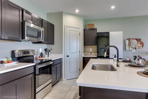 House in St. Lucie, Florida 4 bedrooms, 160.16 sq.m. № 2247591 - photo 18