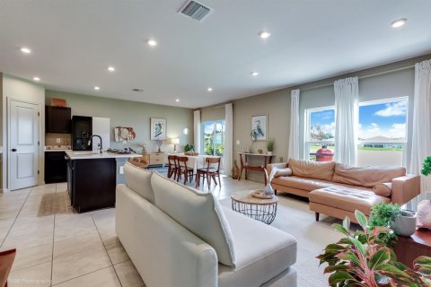 House in St. Lucie, Florida 4 bedrooms, 160.16 sq.m. № 2247591 - photo 13