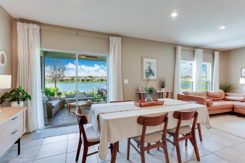 House in St. Lucie, Florida 4 bedrooms, 160.16 sq.m. № 2247591 - photo 21