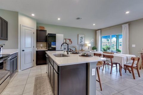 House in St. Lucie, Florida 4 bedrooms, 160.16 sq.m. № 2247591 - photo 17