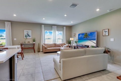 House in St. Lucie, Florida 4 bedrooms, 160.16 sq.m. № 2247591 - photo 12