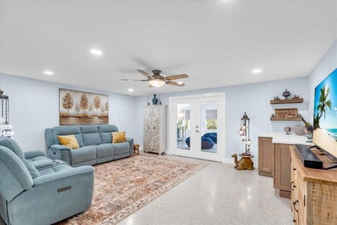 House in Punta Gorda, Florida 4 bedrooms, 316.52 sq.m. № 1840286 - photo 12