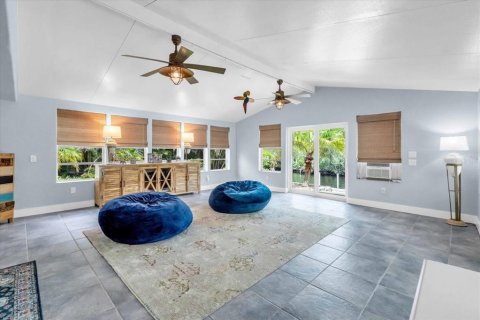 House in Punta Gorda, Florida 4 bedrooms, 316.52 sq.m. № 1840286 - photo 21
